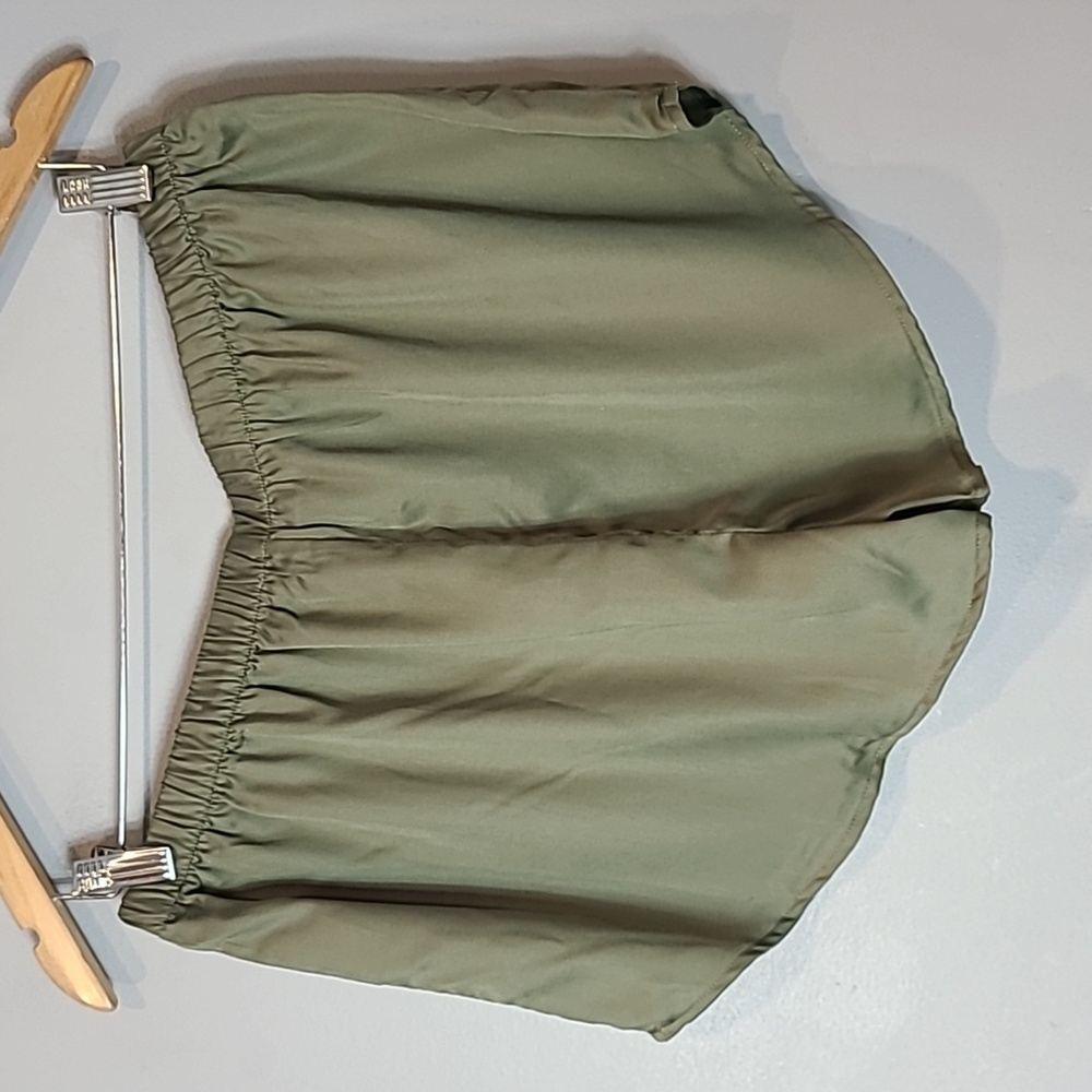 Silky Lounge Shorts from Ettitude - Size M - Picture 3 of 5